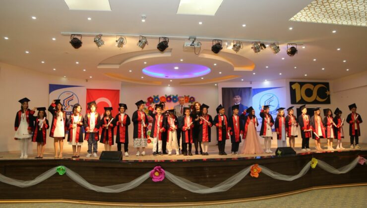 Kardelenli 4. Sınıflar Mezuniyet Sevinci Yaşadı