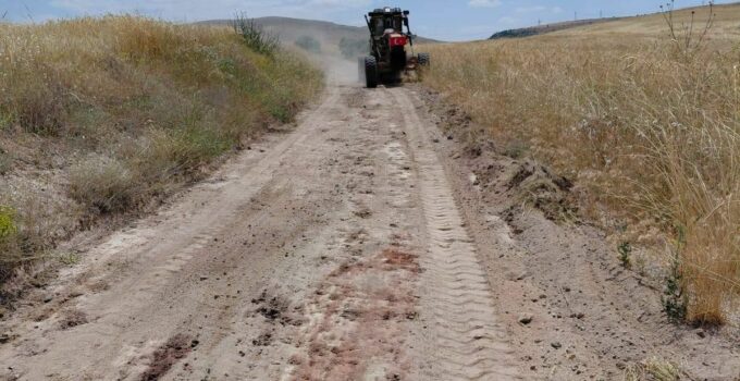 Tatlar Kasabası’nda Hasat Öncesi Arazi Yolları Düzenlendi