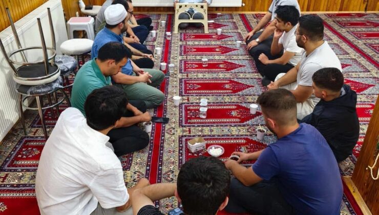 Çalışan Gençler İçin Sohbet ve Manevi Rehberlik Programı Gerçekleştirildi