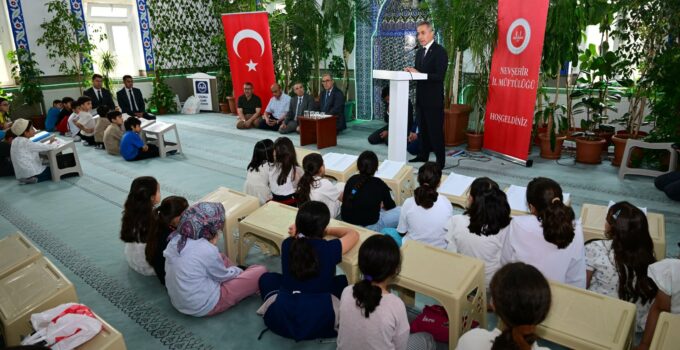 Vali Kök, Çiçekli Camii’ndeki Açılış Programında Öğrencilerle Buluştu