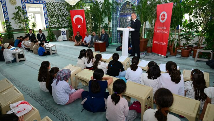 Vali Kök, Çiçekli Camii’ndeki açılış programında öğrencilerle buluştu