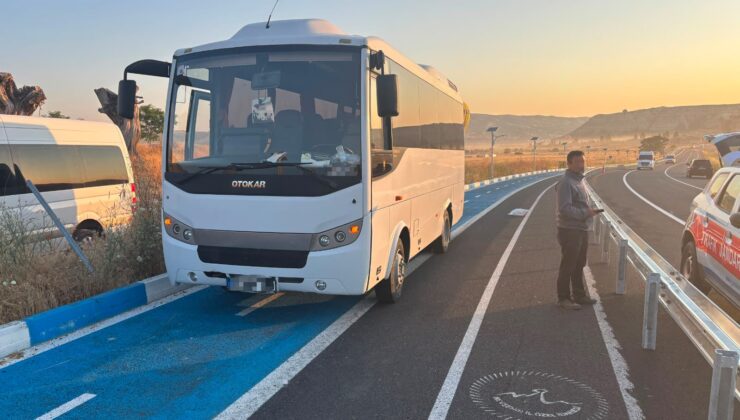 Bisiklet Yolunu Kullanan Motorlu Araç Sürücülerine Jandarma Geçit Vermedi