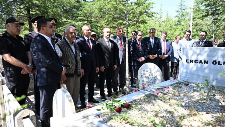 15 Temmuz Şehitleri Nevşehir’de Kabirleri Başında Dualarla Anıldı