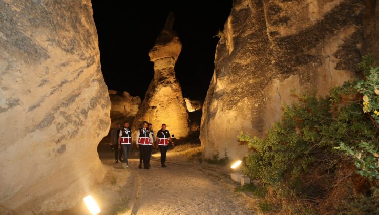 Başkan Aslanbay, Gece Aydınlatılması Tamamlanan Paşabağları Ören Yerini Ziyaret Etti