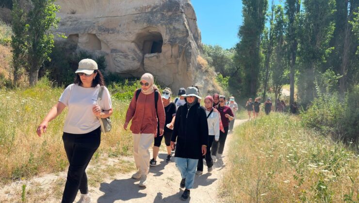 Nevşehir Belediyesi’nden Pilates Kursiyerlerine Kızılçukur Vadisi Doğa Yürüyüşü