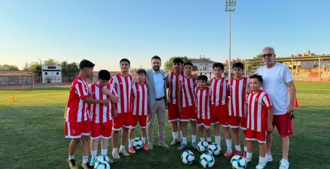 Başkan Aygün, Nevşehir Spor Futbol Okullarını Ziyaret Etti