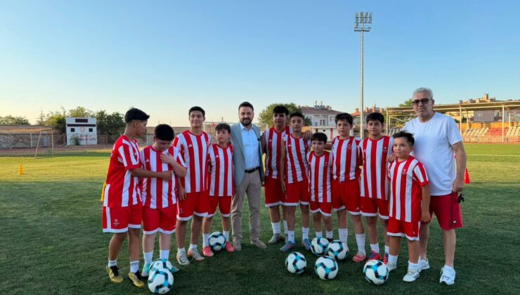 Başkan Aygün, Nevşehir Spor Futbol Okullarını Ziyaret Etti