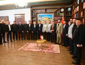 Ak Parti Teşkilatlarından Belediye Başkanı Rasim Arı’ya Ziyaret