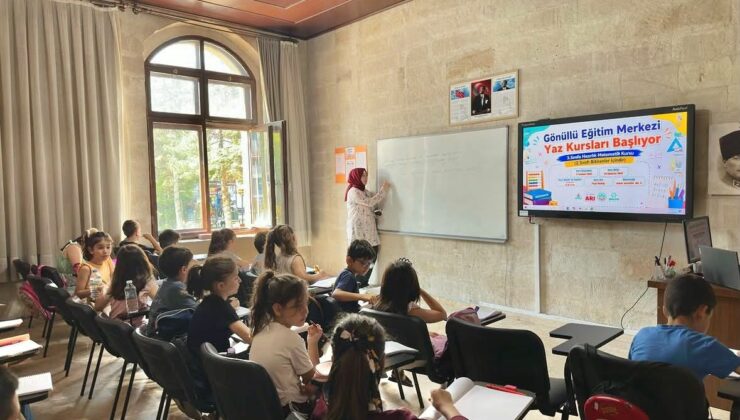 Nevşehir Belediyesi Gönüllü Eğitim Merkezi’nde Yaz Kursları Devam Ediyor