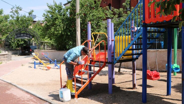 Uçhisar Belediyesi’nden Çocuk Parklarında Kapsamlı Temizlik Çalışması