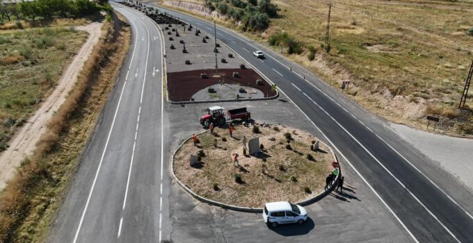 Gülşehir’de Açıksaray Kavşağı’nda Çevre Düzenleme Çalışmaları Sürüyor