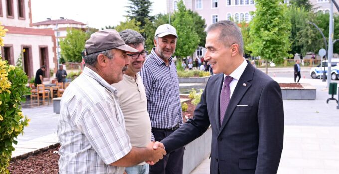 Vali Kök, Kozaklı’da Esnaf ve Vatandaşlarla Buluştu