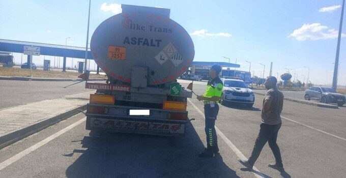 Nevşehir’de Otoyol Jandarmasından Tehlikeli Madde Taşıyan Araçlara Denetim