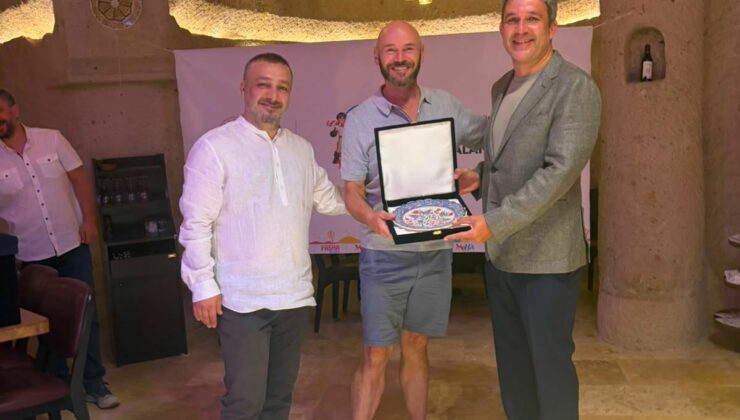 Başkan Aslanbay, Kapadokya Balon Festivali’nin Gala Programına Katıldı