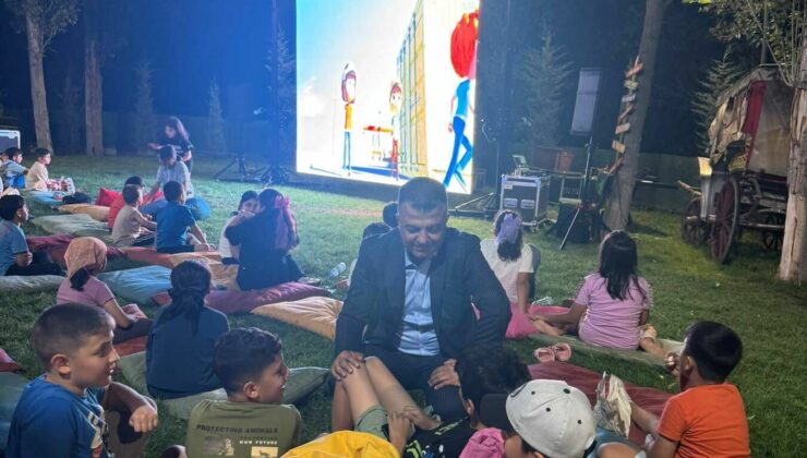 Nar’da Çocuklar Açık Hava Sinemasında Buluştu