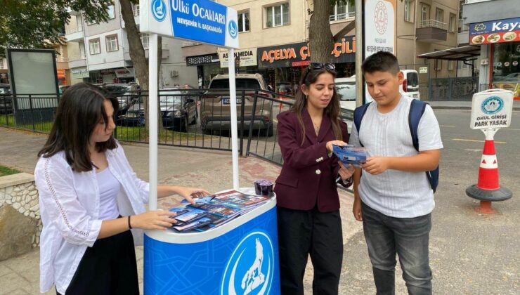 Nevşehir Ülkü Ocakları Gençlere UZEM Tanıtımı Yapıyor