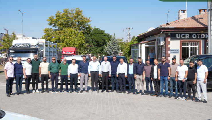 Ertaş, Galericiler Sitesinde Sektör Temsilcileriyle Buluştu