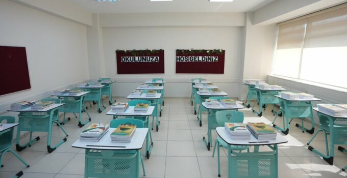 283 Milyondan Fazla Ders Kitabı Sıralardaki Yerini Alıyor