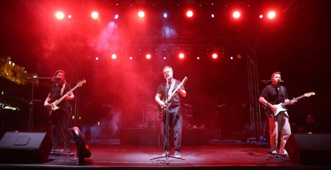 Seksendört Grubu’ndan Kayaşehir’de Unutulmaz Müzik Ziyafeti