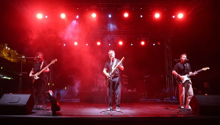 Seksendört Grubu’ndan Kayaşehir’de Unutulmaz Müzik Ziyafeti