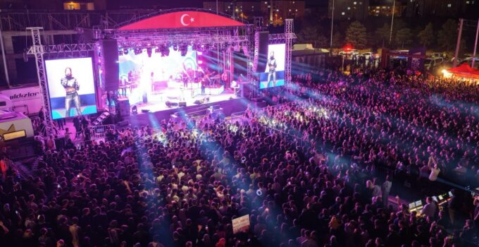 SİMGE’nin Büyüleyici Sahnesiyle Nevşehir GastroFest Başladı