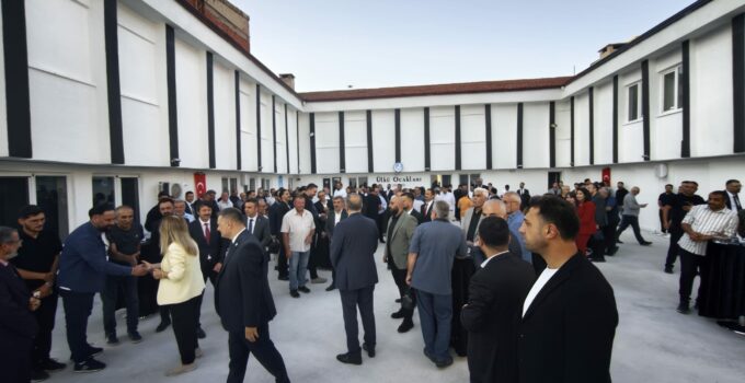 Ülkü Ocakları Binasının Yeni Hali Hayran Bıraktı