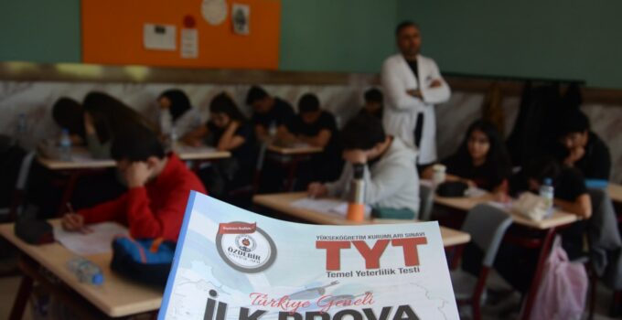 Kardelen’de Yılın İlk TYT-AYT Denemesi Yapıldı