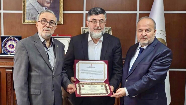 Din Görevlisi 55 Yaşında Hafız Oldu