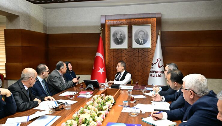 Vali Kök, Halk Günü’nde Vatandaşların Taleplerini Dinledi