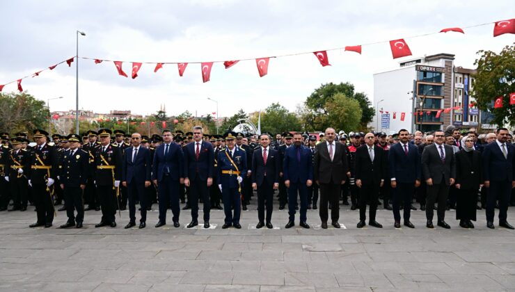 Nevşehir’de Cumhuriyet’in 103. Yılı İçin Çelenk Töreni Düzenlendi
