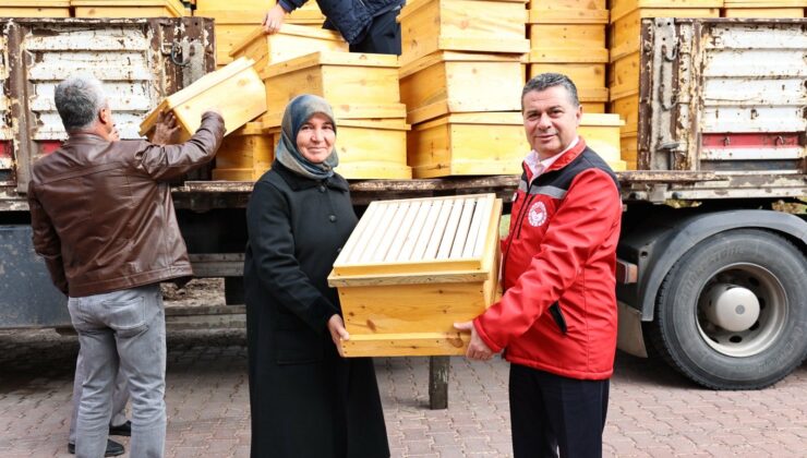 Nevşehir’de 80 Üreticiye 400 Arı Kovanı Desteği