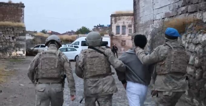 jandarmadan DEAŞ Operasyonu: 1 Şüpheli Gözaltına Alındı