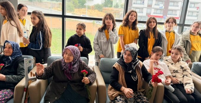 Dünya Yaşlılar Gününde Gönül Köprüleri Kuruldu