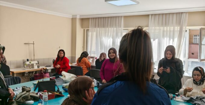 Nevşehir’de Polisten Esnafa Dolandırıcılık, Vatandaşlara KADES Bilgilendirmesi