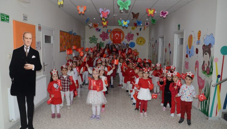 Minik Kardelenlerden Muhteşem 29 Ekim Coşkusu
